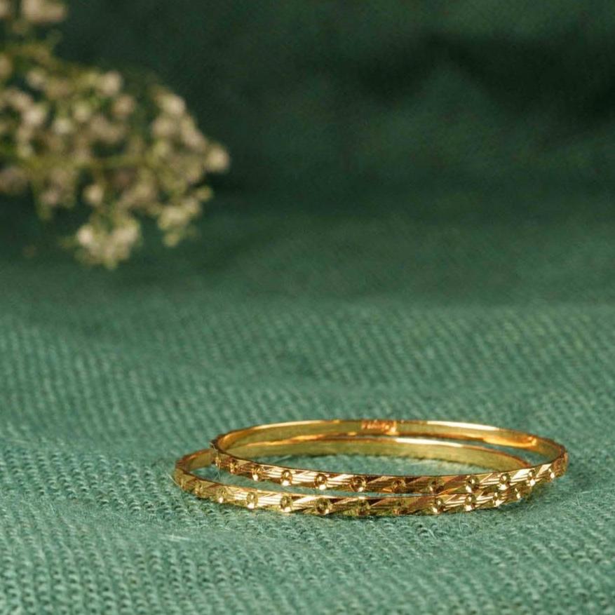 Nevi Bangle