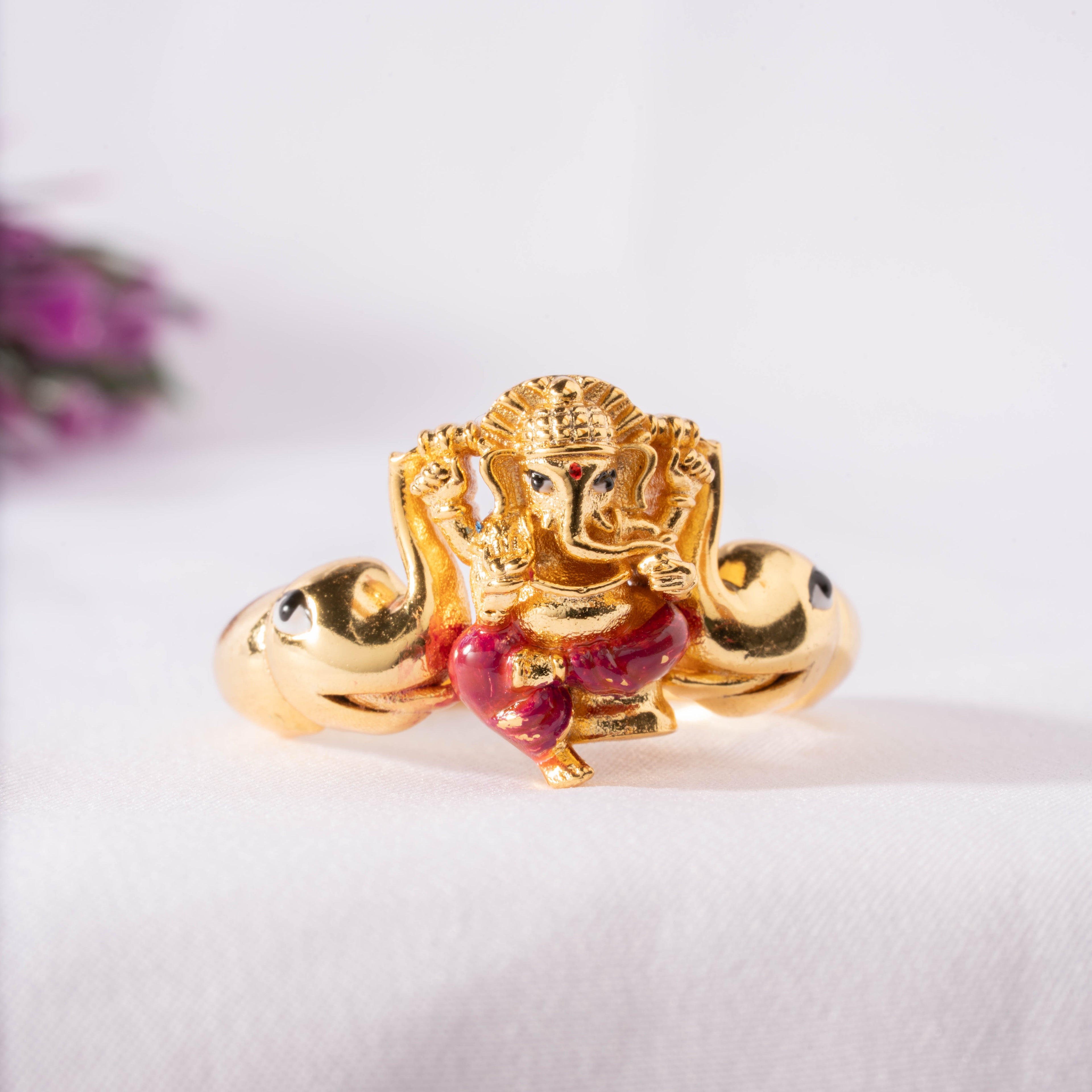 Sleek Ring