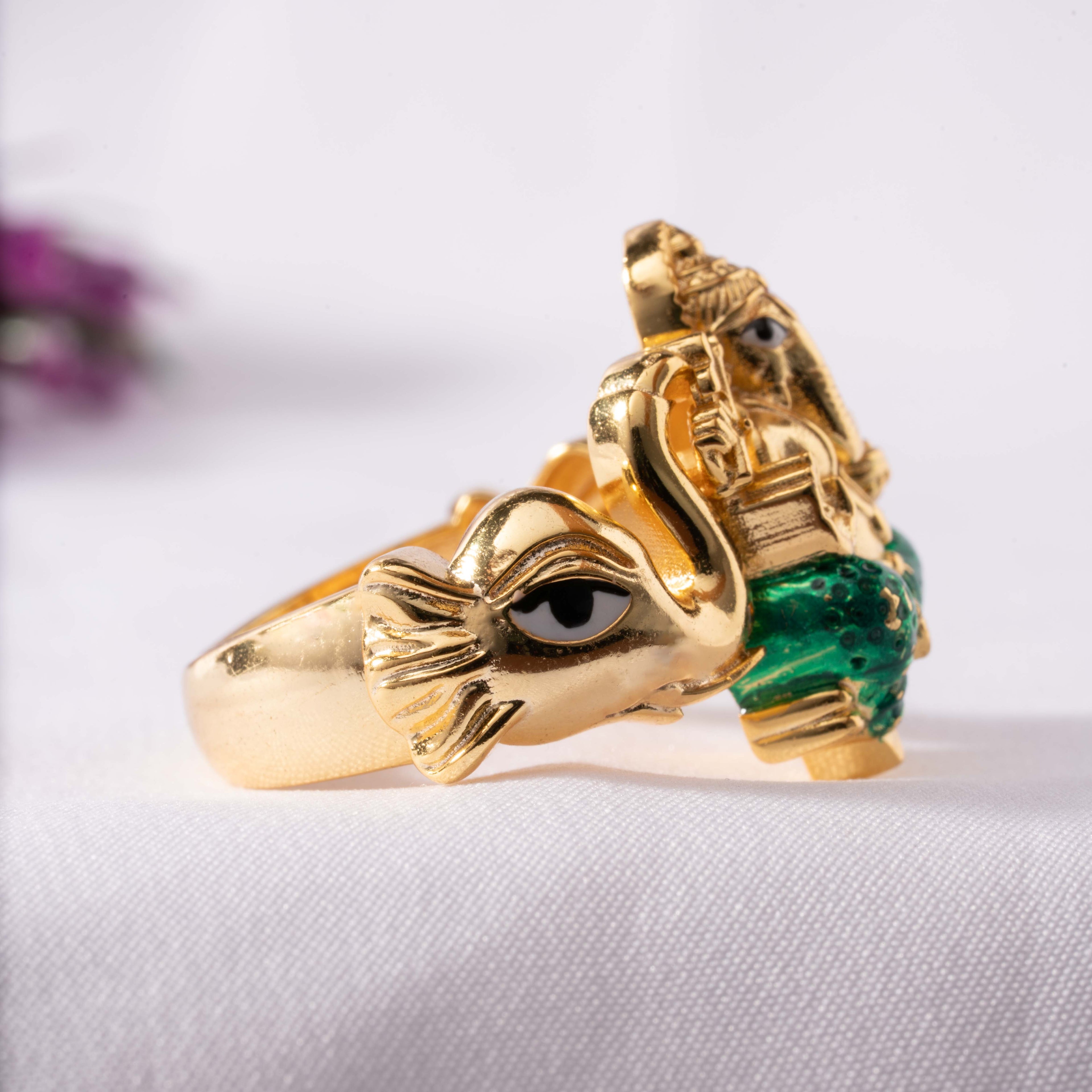 Sleek Ring