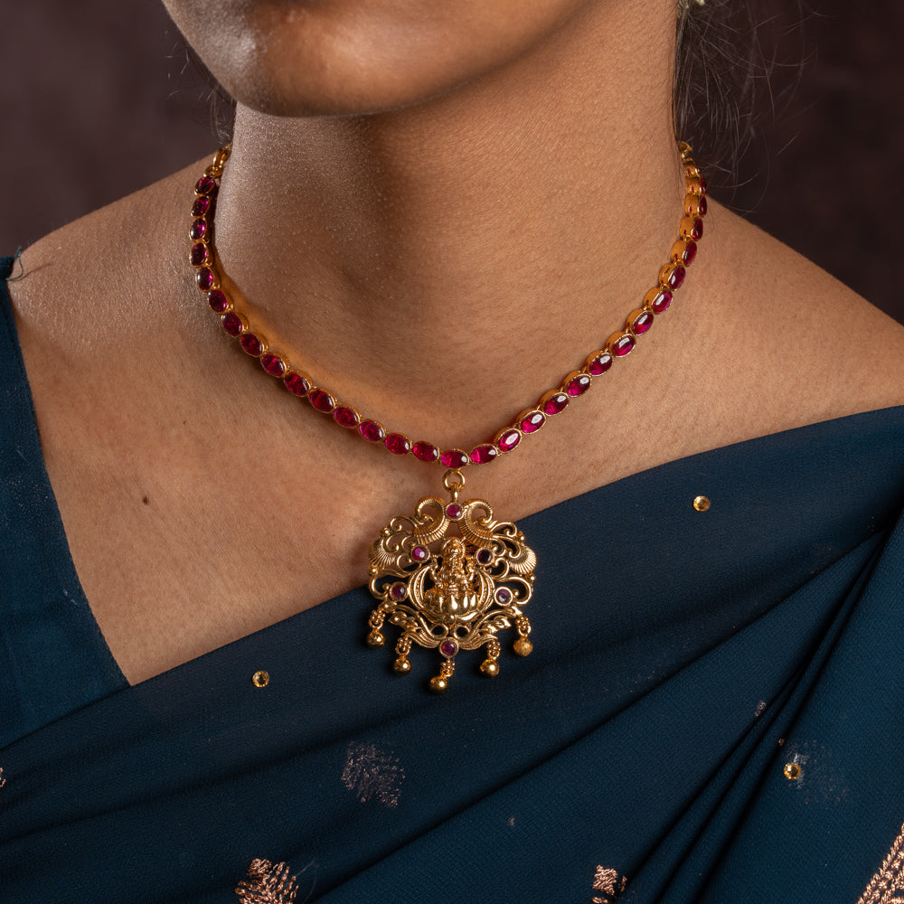 Sleek Necklace