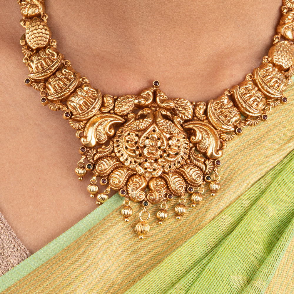 Vetritharu Necklace