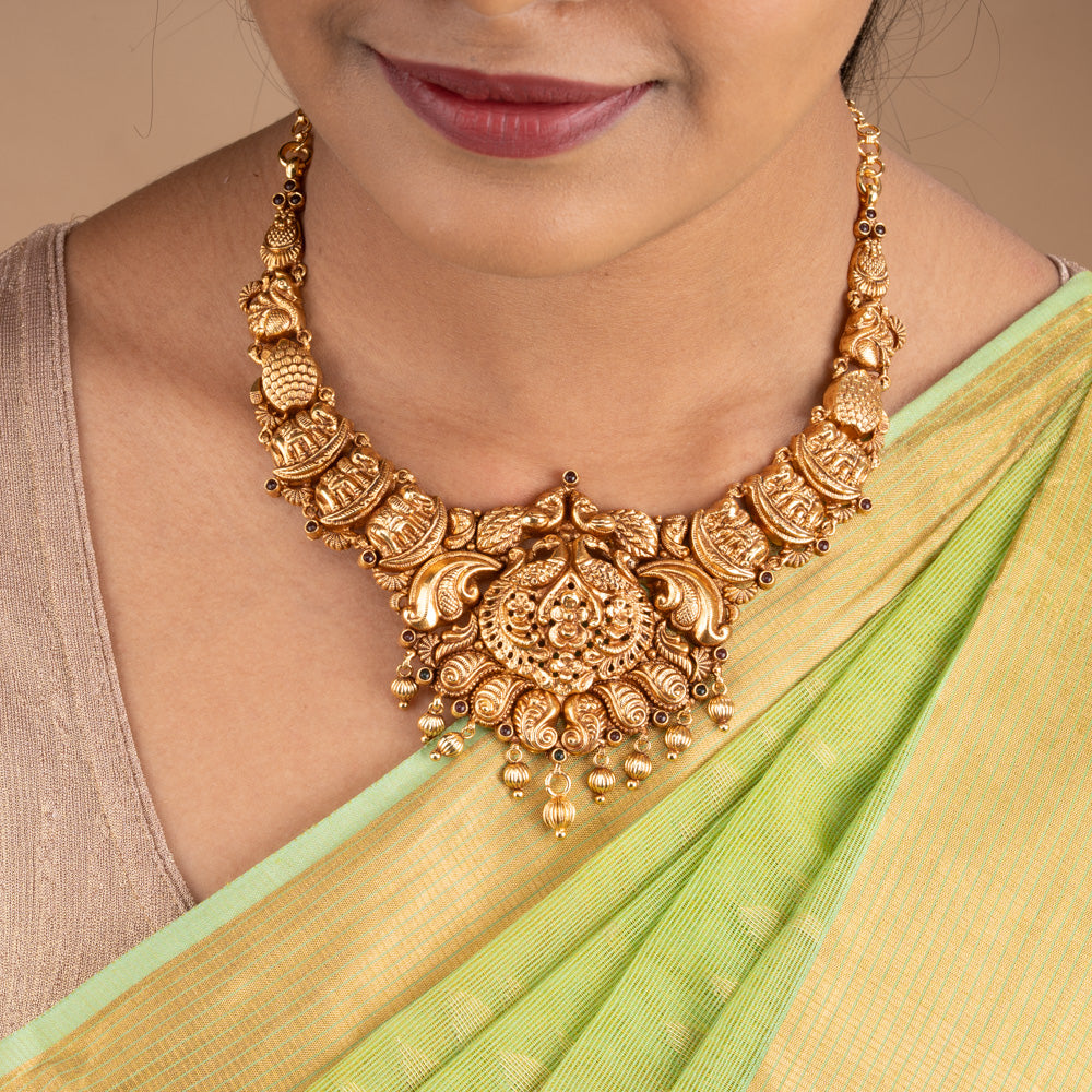 Vetritharu Necklace