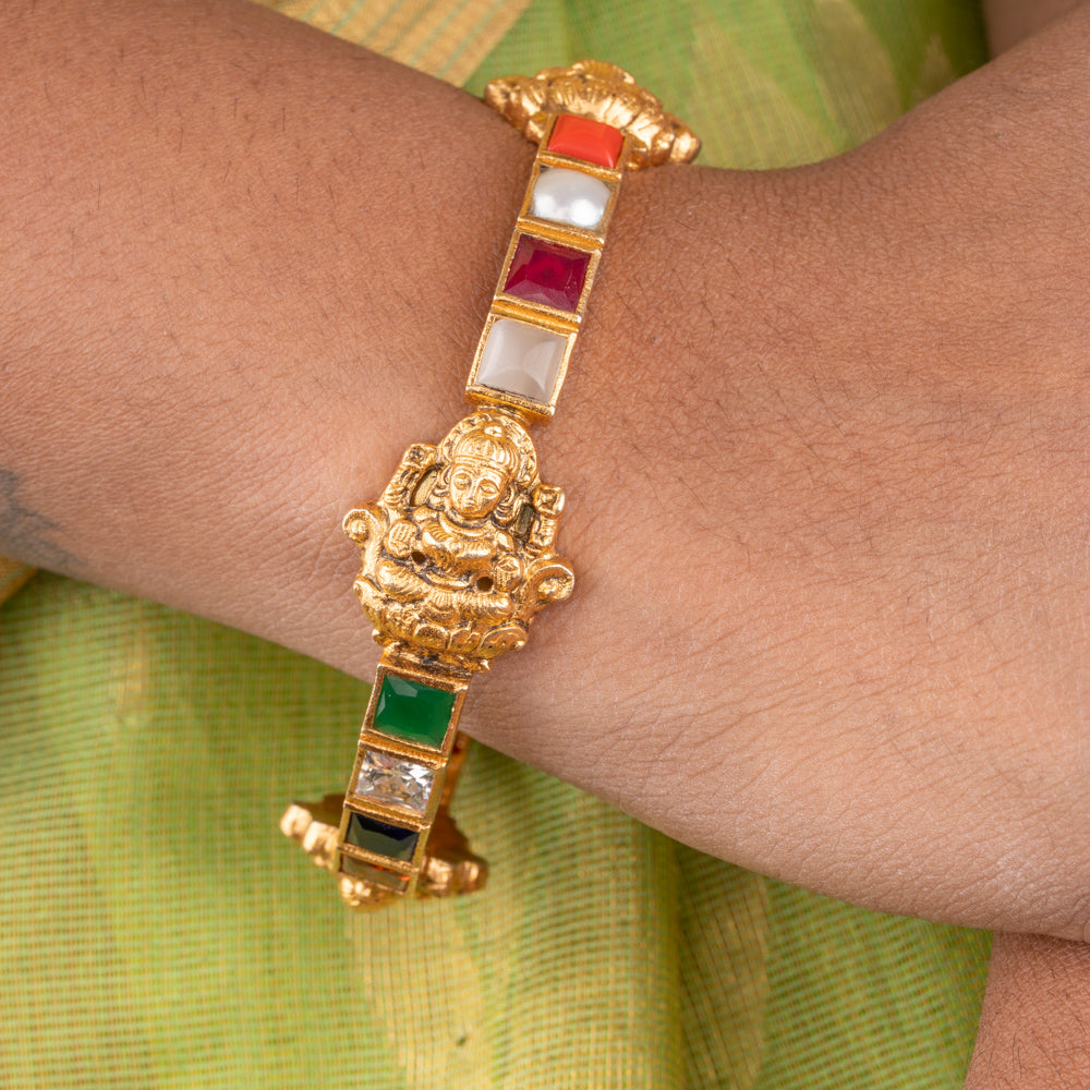 Adhira Bangle