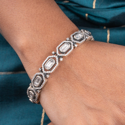 Amulya Bangle
