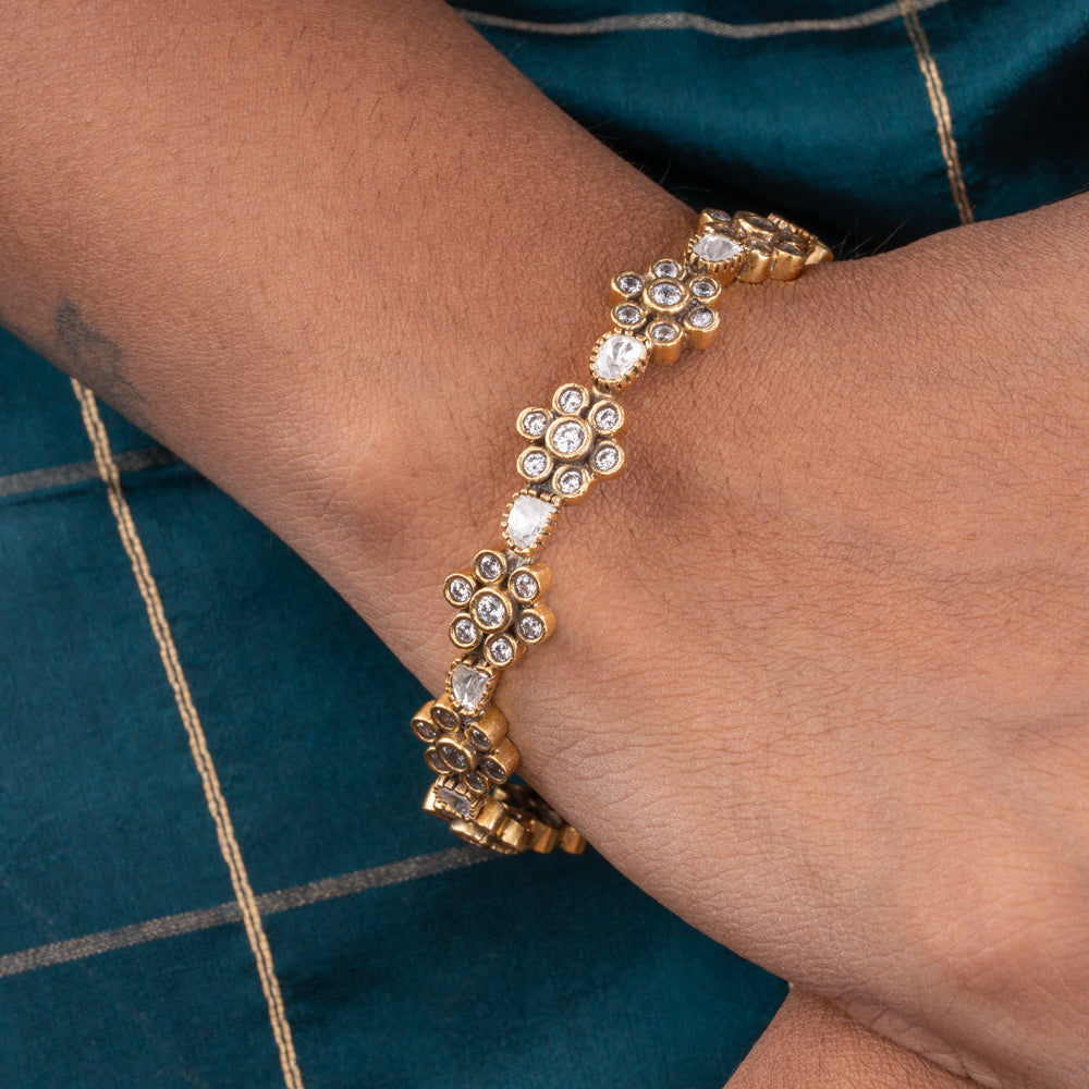 Manora Bangle