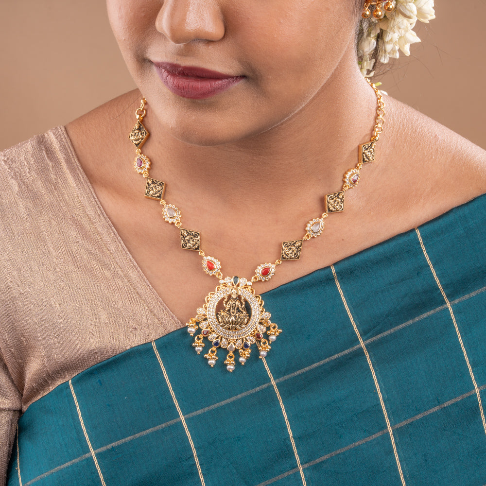 Astika Necklace