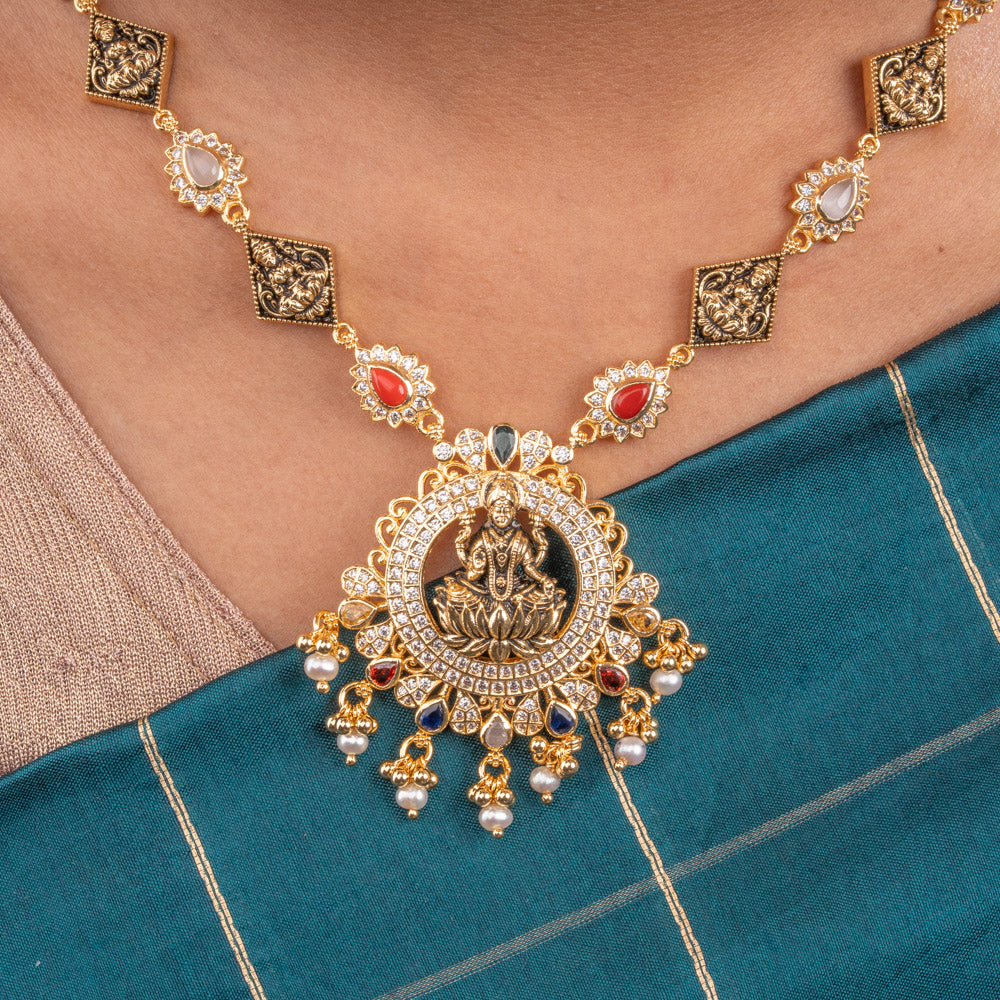 Astika Necklace