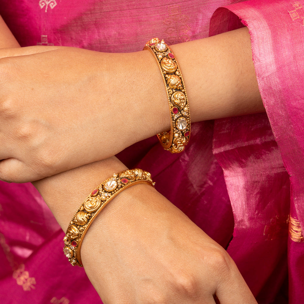 Ruvika Bangle