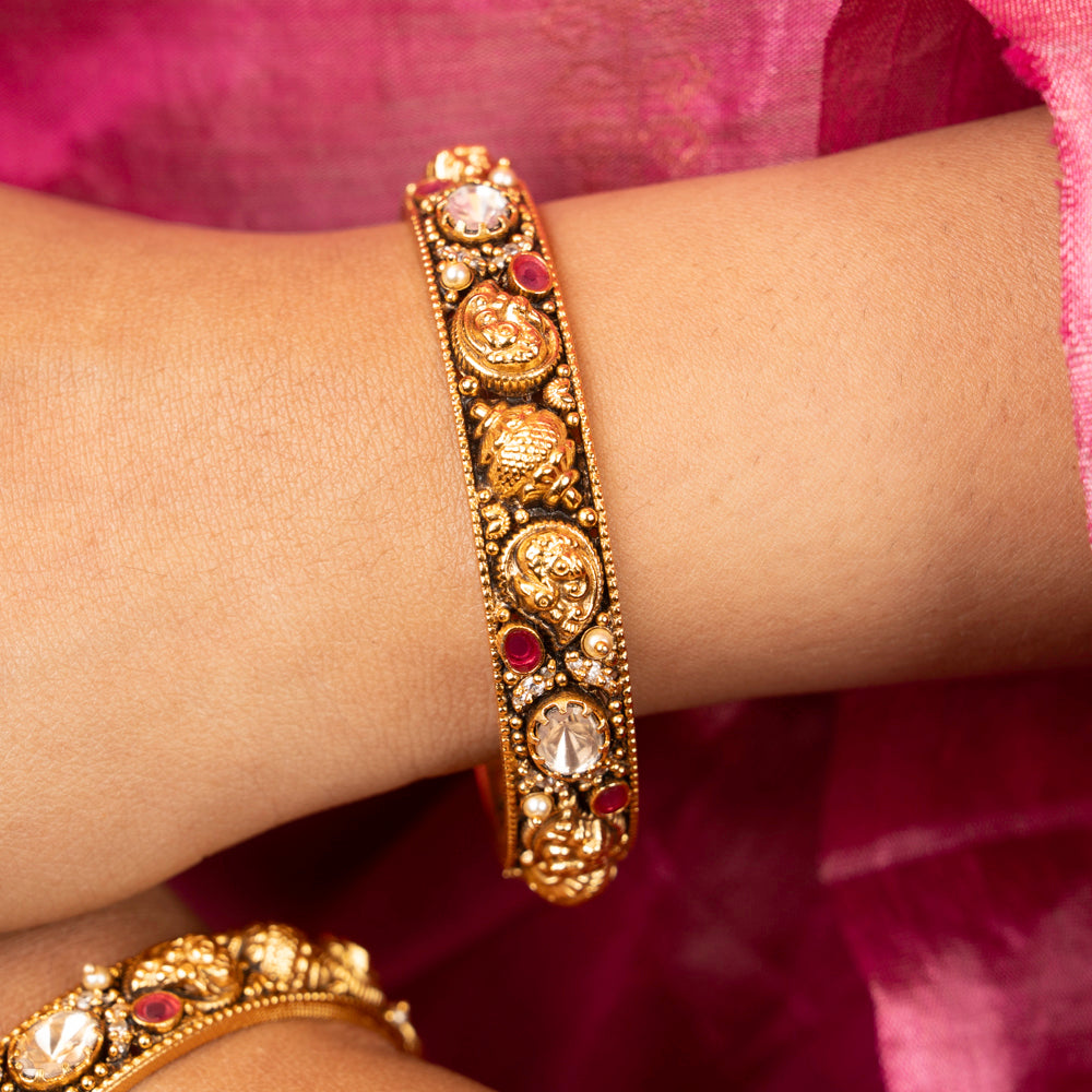 Ruvika Bangle