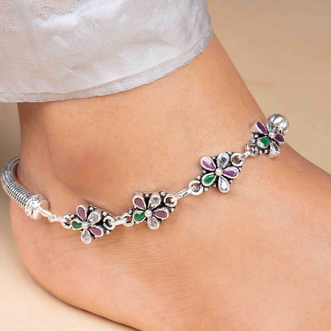 Vinkari Anklet