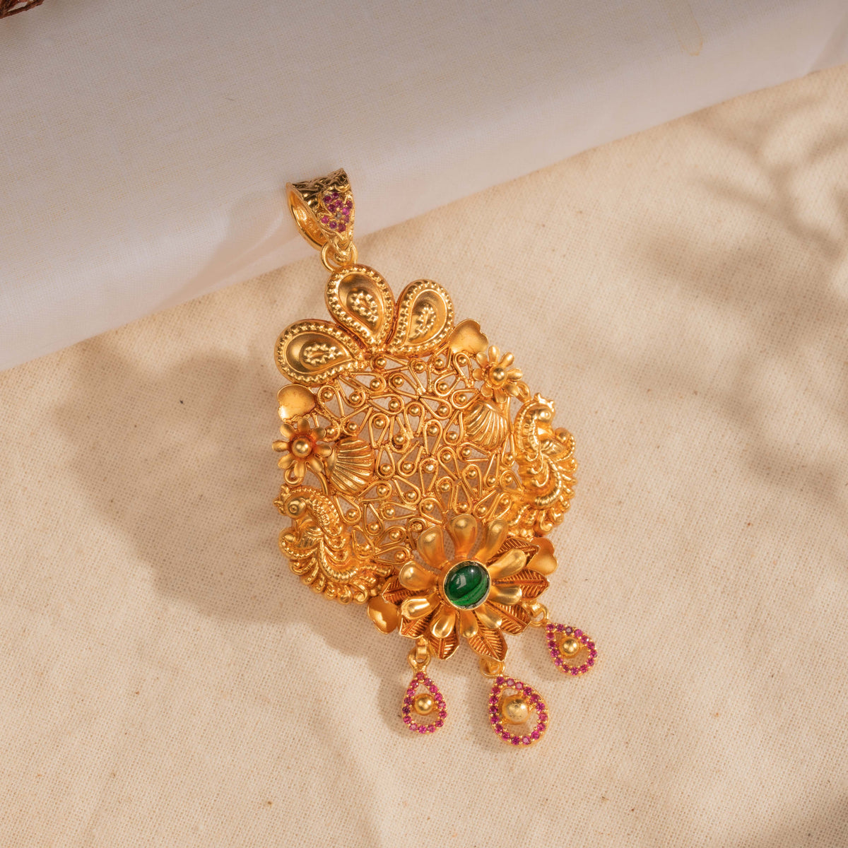 Kundan Pendant