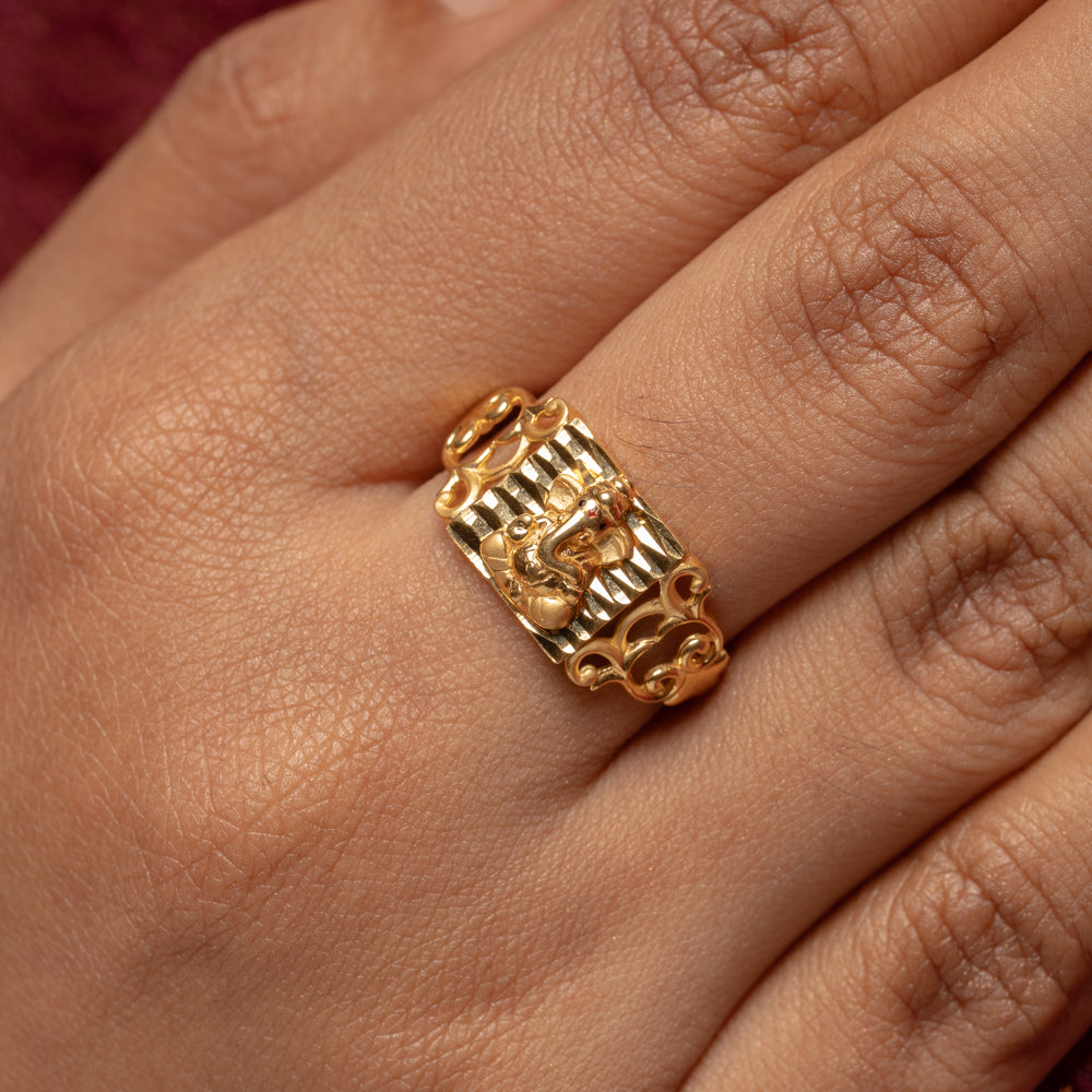 Sleek Ring
