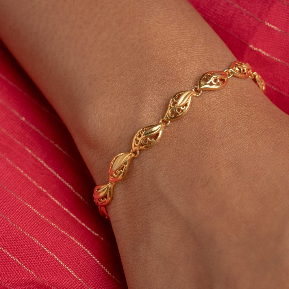 Nirangi Bracelet