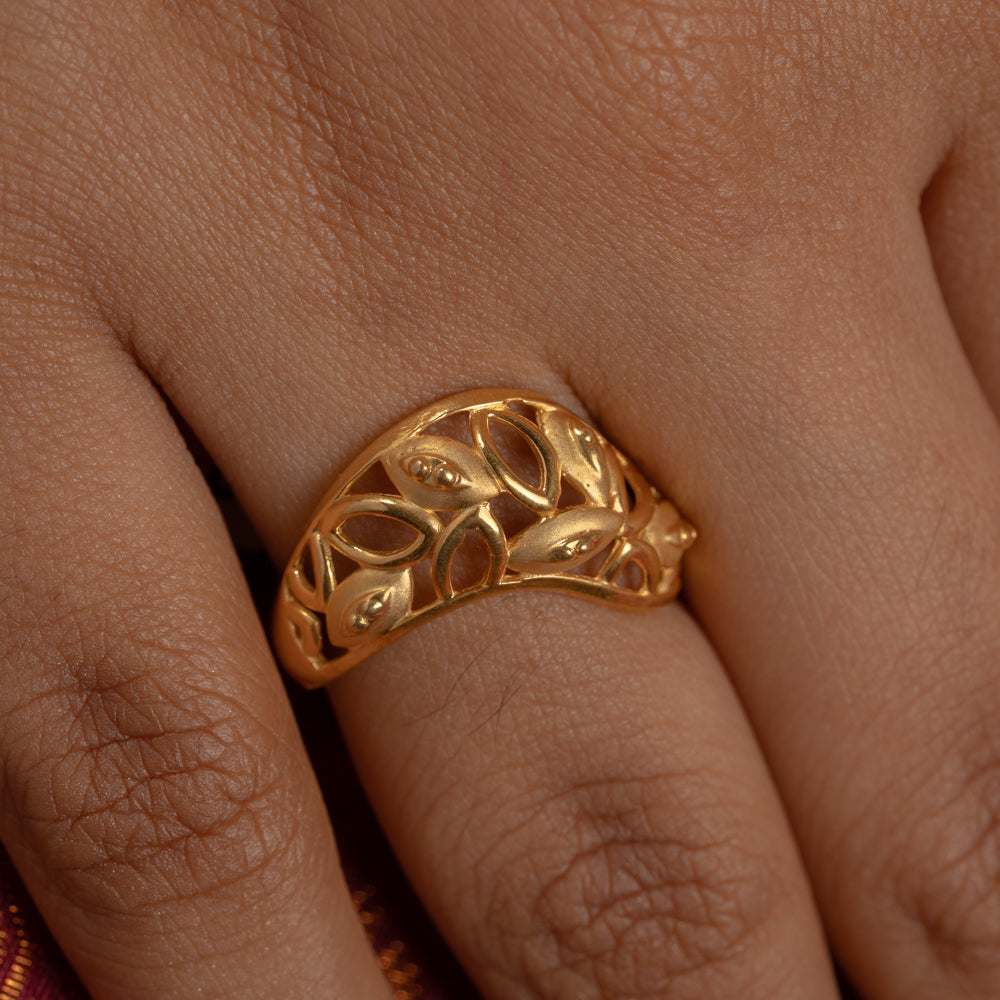 Sleek Ring
