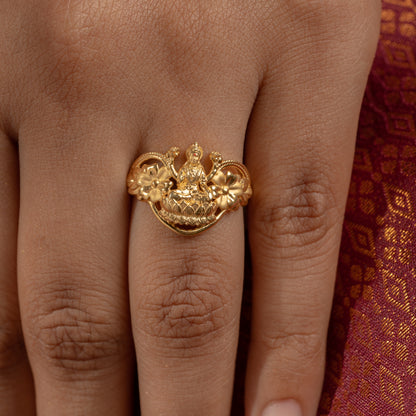 Sleek Ring