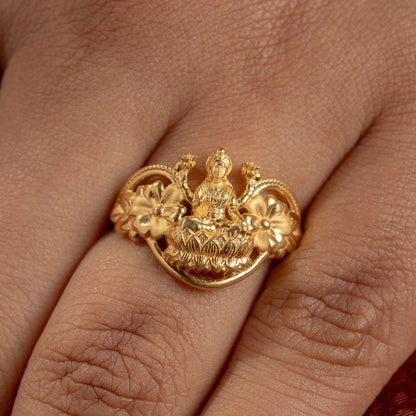 Sleek Ring