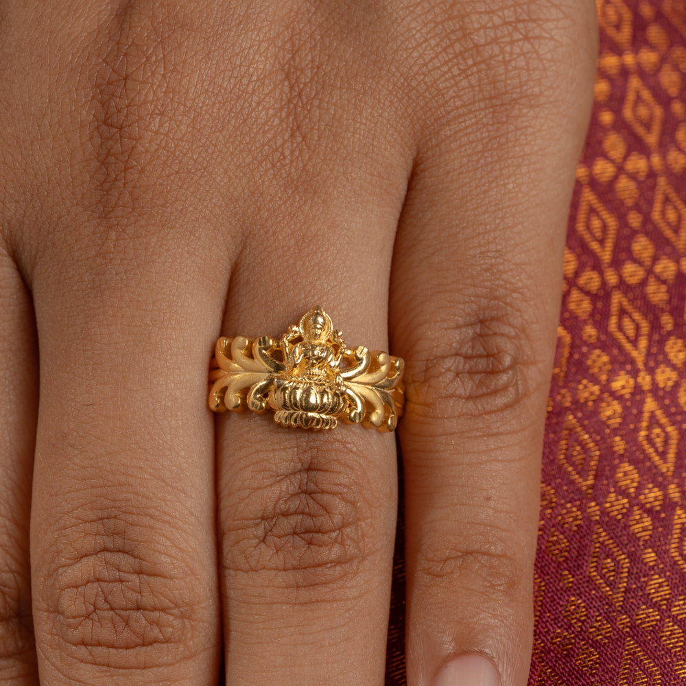 Sleek Ring