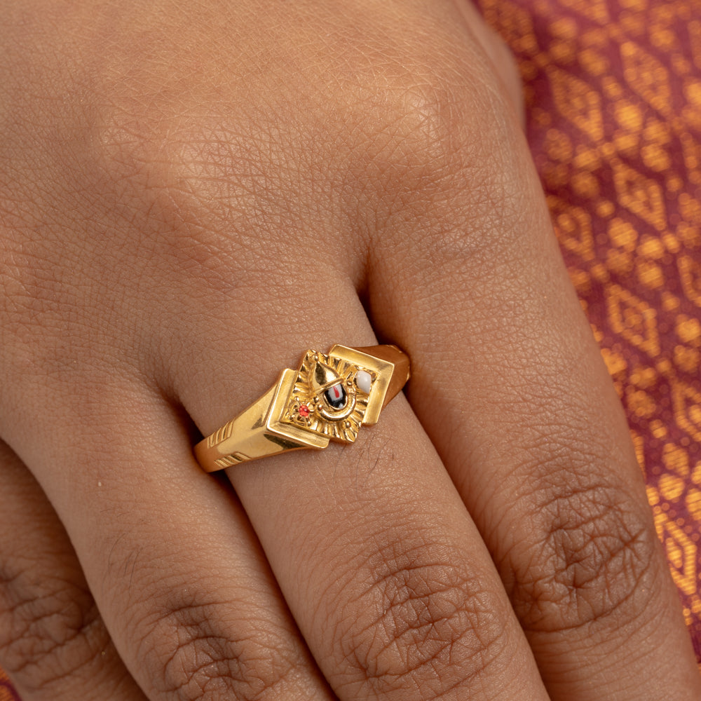 Sleek Ring