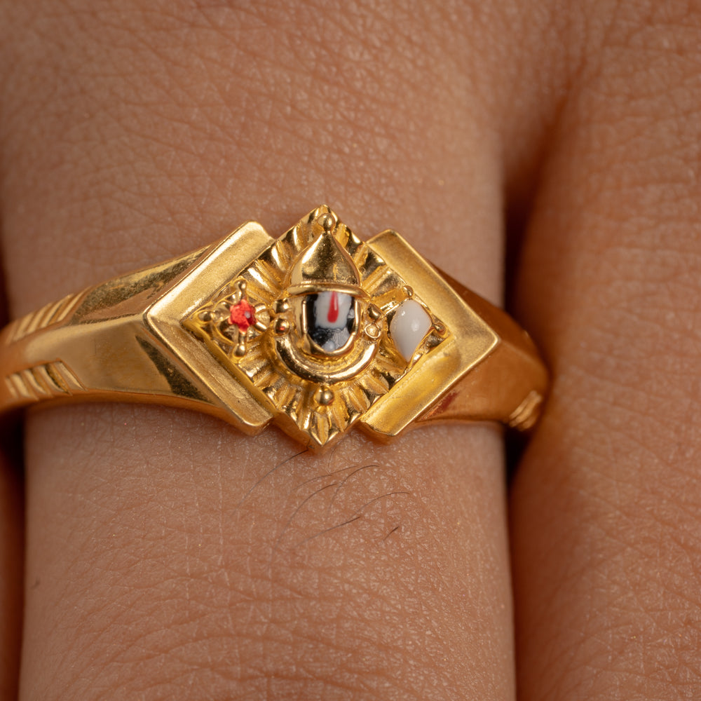 Sleek Ring